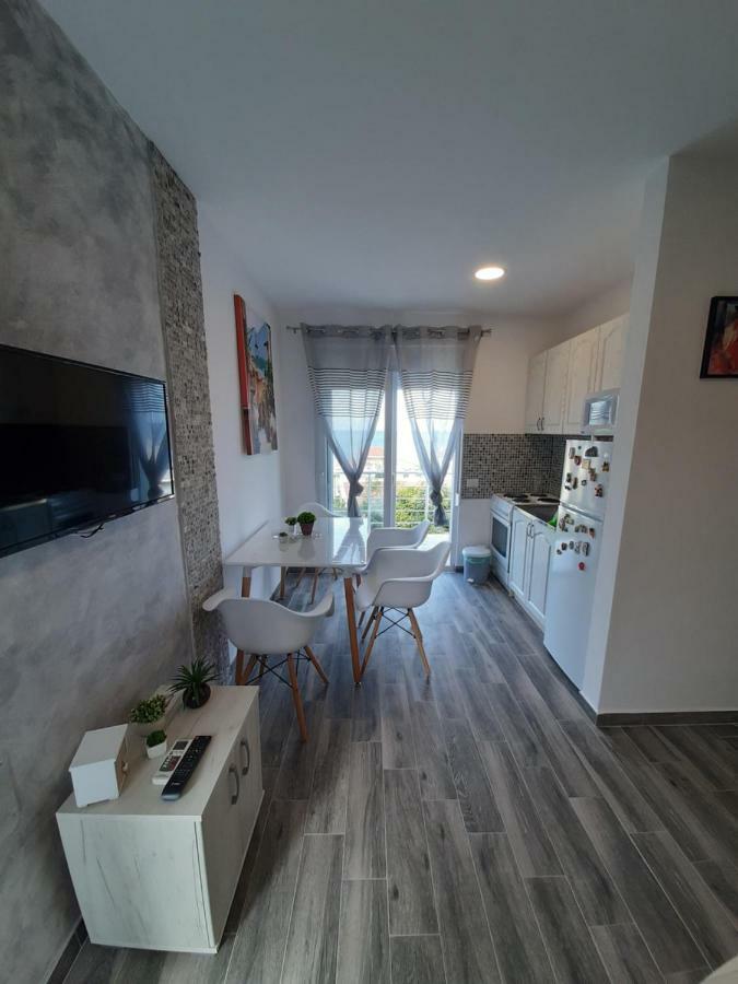 Apartments Marina Utjeha Bagian luar foto